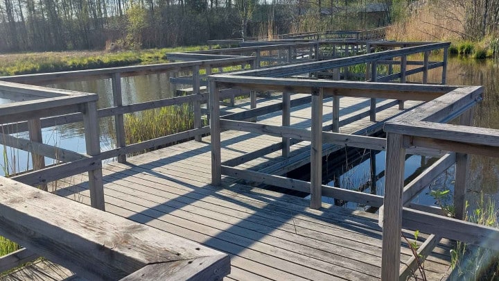 Stadsdelsparker i Tullinge – grön mötesplats med träd, sittplatser och öppna ytor