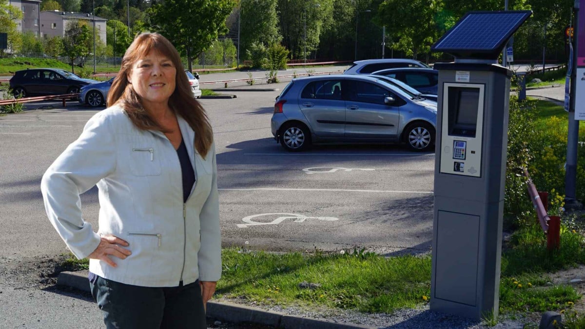 Birgit Hellgren, Liberalerna i Botkyrka, som motsätter sig höjda felparkeringsavgifter.